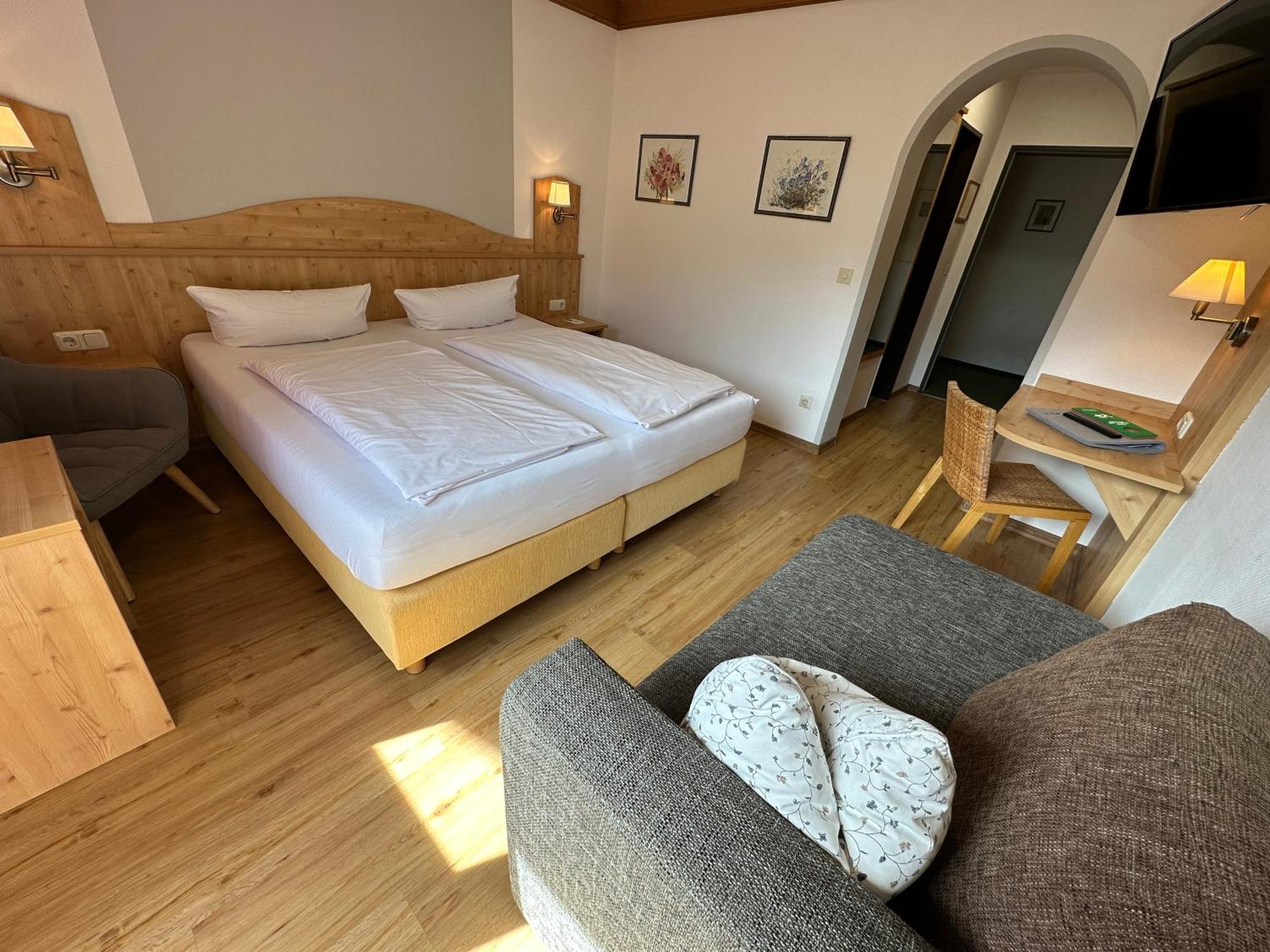 Landhotel Maiergschwendt ルーポルディング エクステリア 写真